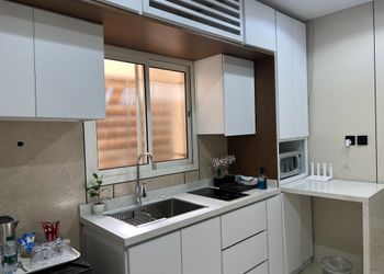 استديو هادئ بسرير ماستر 