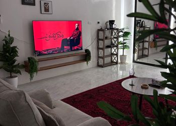 شقة بغرفة معيشة وغرفة نوم 
