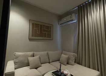 استديو بدخول ذاتي وتصميم هادئ 