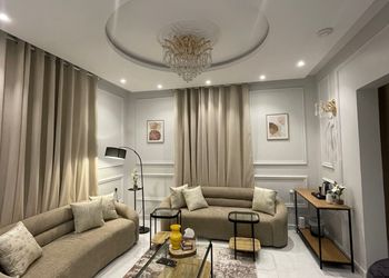 استديو واسع بسرير ماستر وجلسة 