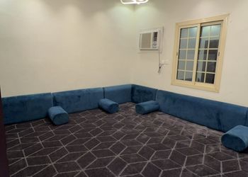 استراحة بمسطح اخضر ومسبح