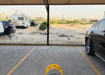 شقة بغرفة معيشة وغرفتين نوم 
