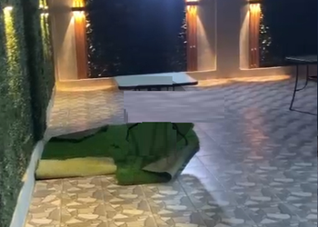 استراحة بجلسة خارجيةوالعاب اطفال