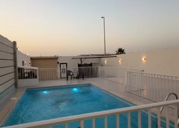 شاليه بمجلس ومسبح خارجي 
