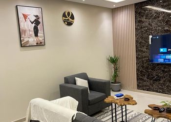 شقة بصالة انيقة ودخول ذاتي