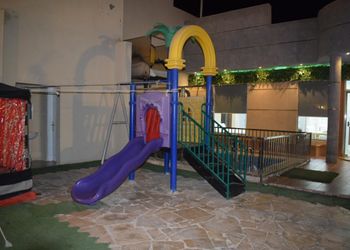 شالية بجلسة خارجية وبيت شعر 