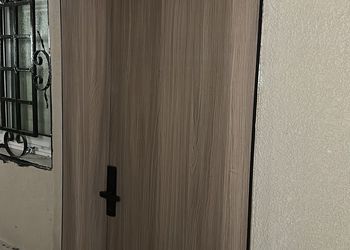استديو بسرير ماستر وجلسة جانبية 