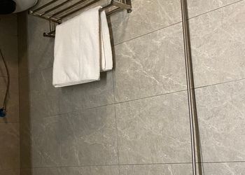 استديو بسرير ماستر وأثاث مريح 