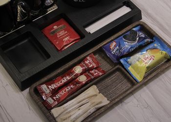 استديو بسرير ماستر وجلسة مريحة 