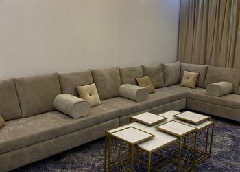 شاليه بمسطح اخضر وجلسة خارجية 