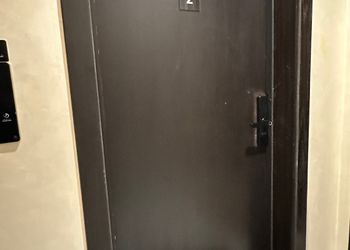 استديو هادئ بدخول ذاتي