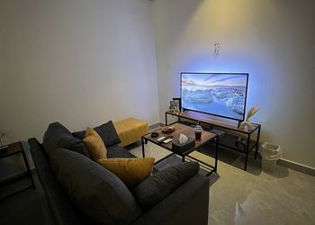 استديو بسرير ماستر وجلسة جانبية 