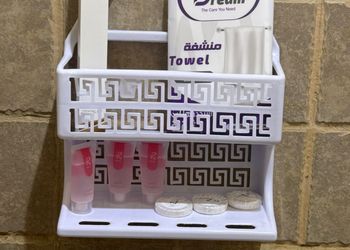 شقة بغرفة معيشة وغرفة نوم 