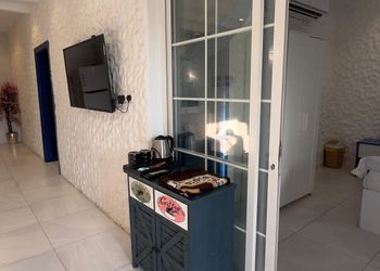 شاليه بصالة داخلية وغرفتين نوم 