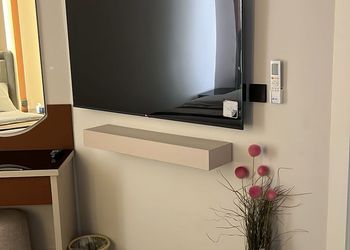 استديو بأثاث مريح وبسيط 