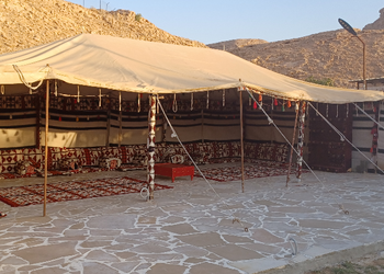استراحة باطلالة على الجبل ومسبح 
