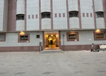استديو بتصميم أنيق ودخول ذاتي
