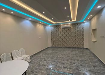 استراحة بمجلس وفناء خارجي 