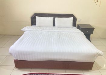 استديو بأثاث مريح وبسيط 