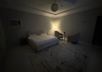 استديو بسرير ماستر 