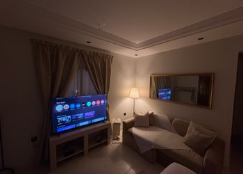 استديو بسرير ماستر وجلسة خارجية 