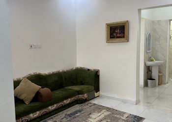 استراحة بجلسة خارجية وغرفتين نوم