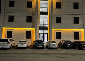 شقة بغرفة معيشة وغرفة نوم 