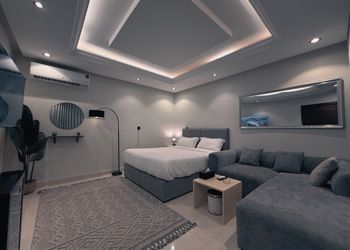 استديو بأثاث مريح وبسيط