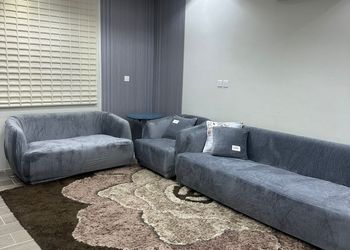 شاليه بجلسات خارجية وغرفتين نوم 