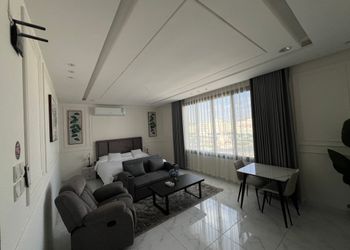 استديو بدخول ذاتي وسرير مريح 