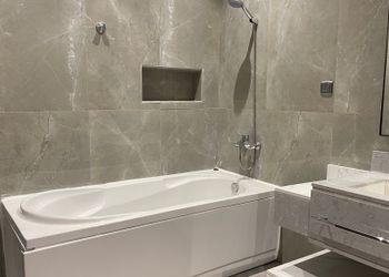 شاليه بصالة مطلة على المسبح 
