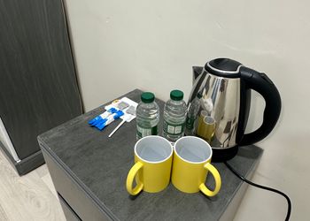 استديو بأثاث مريح وبسيط 