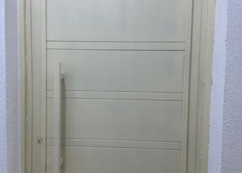 استديو بسرير ماستر وجلسة 
