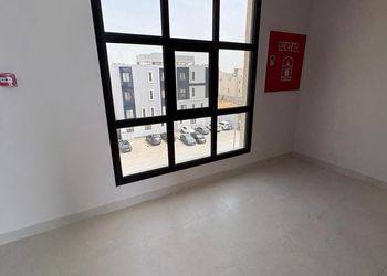 استديو بسرير ماستر وجلسة جانبية