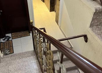 استديو بسرير ماستر وأثاث مريح 