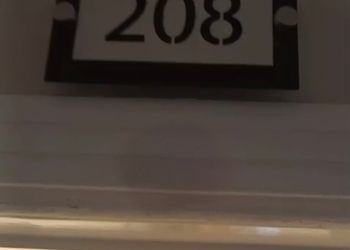 استديو بسرير ماستر وجلسة جانبية 