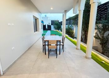 استراحة بمسطح اخضر