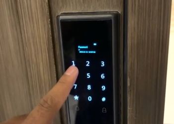 شقة بغرفتين نوم وجلسة خارجية
