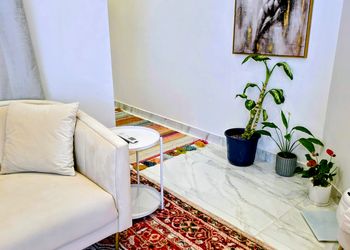 استديو بسرير ماستر وجلسة جانبية