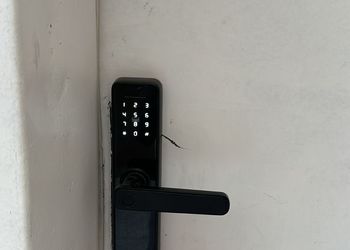 استديو بسرير ماستر 