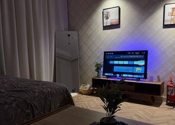استديو بسرير ماستر وجلسة جانبية