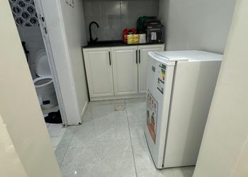 استديو بسرير ماستر وجلسة جانبية 