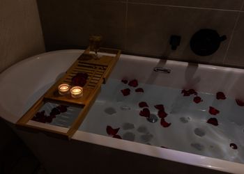 استديو بسرير ماستر وجلسة 