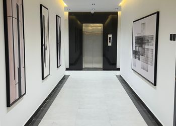 استديو بأثاث مريح وبسيط 