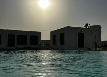 مزرعة بجلسة خارجية وبيت شعر 