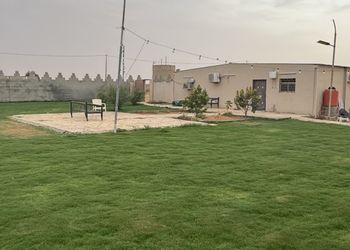 مزرعة بألعاب أطفال