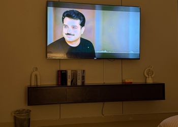 استديو بسرير ماستر وجلسة جانبية