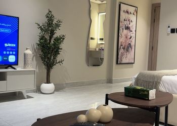 استديو بسرير ماستر وجلسة جانبية