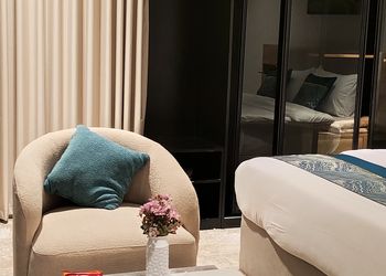 استديو بسرير ماستر وأثاث مريح 