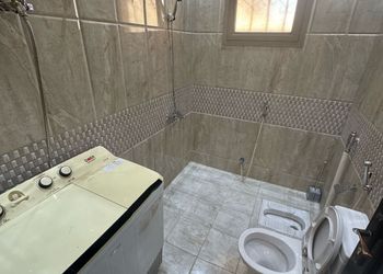 شقة بغرفة معيشة وغرفتين نوم 
